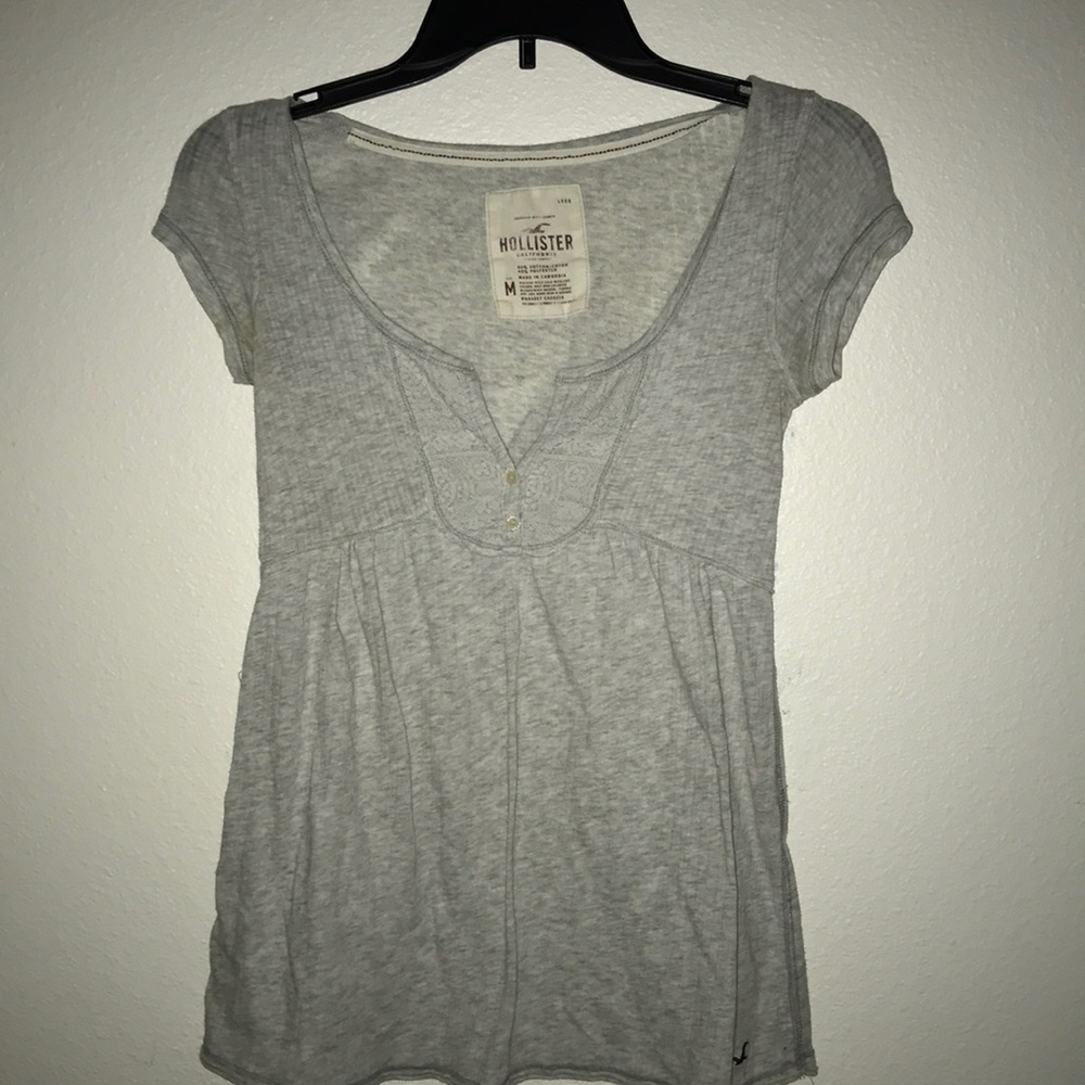 Gray detailed tee